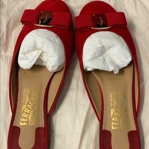 Salvatore Ferregamo Emile Closed Toe Slide Flats